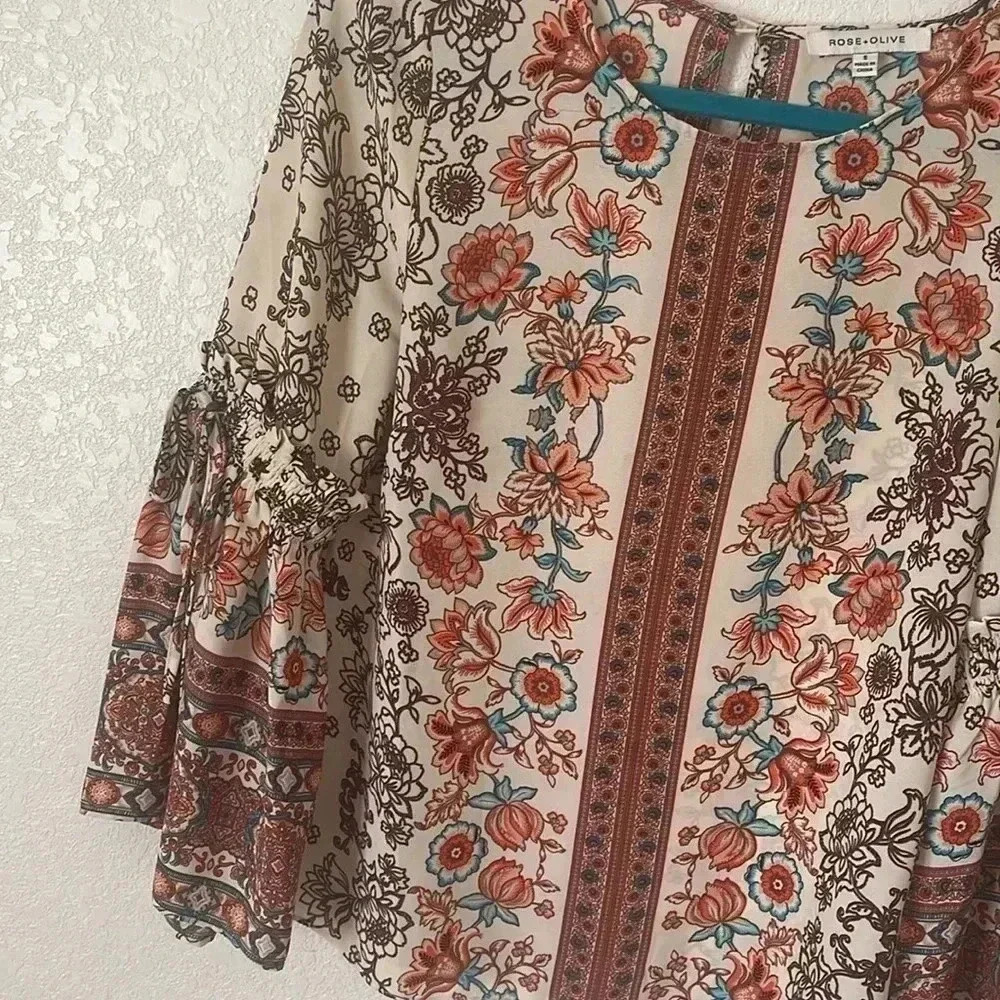 Rose + Olive Blouse Women’s Floral 3/4 sleeve with ties on the sleeve. - Picture 4 of 8